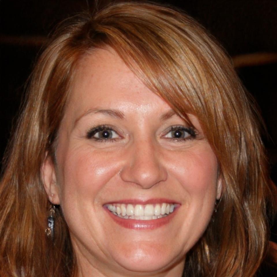 Преподаватель Елена Мурешан